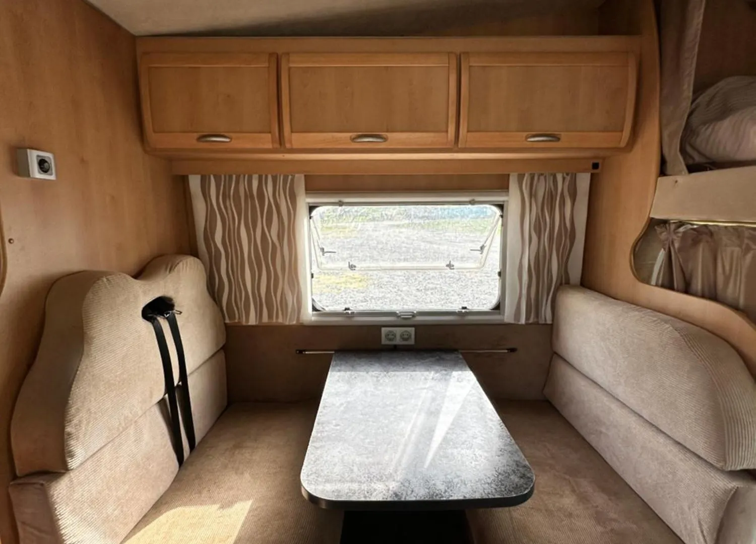 Комфортный Семейный Автодом На 5 Человек Tbilisi Camping