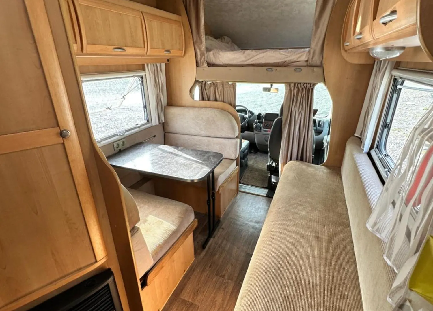 Комфортный Семейный Автодом На 5 Человек Tbilisi Camping