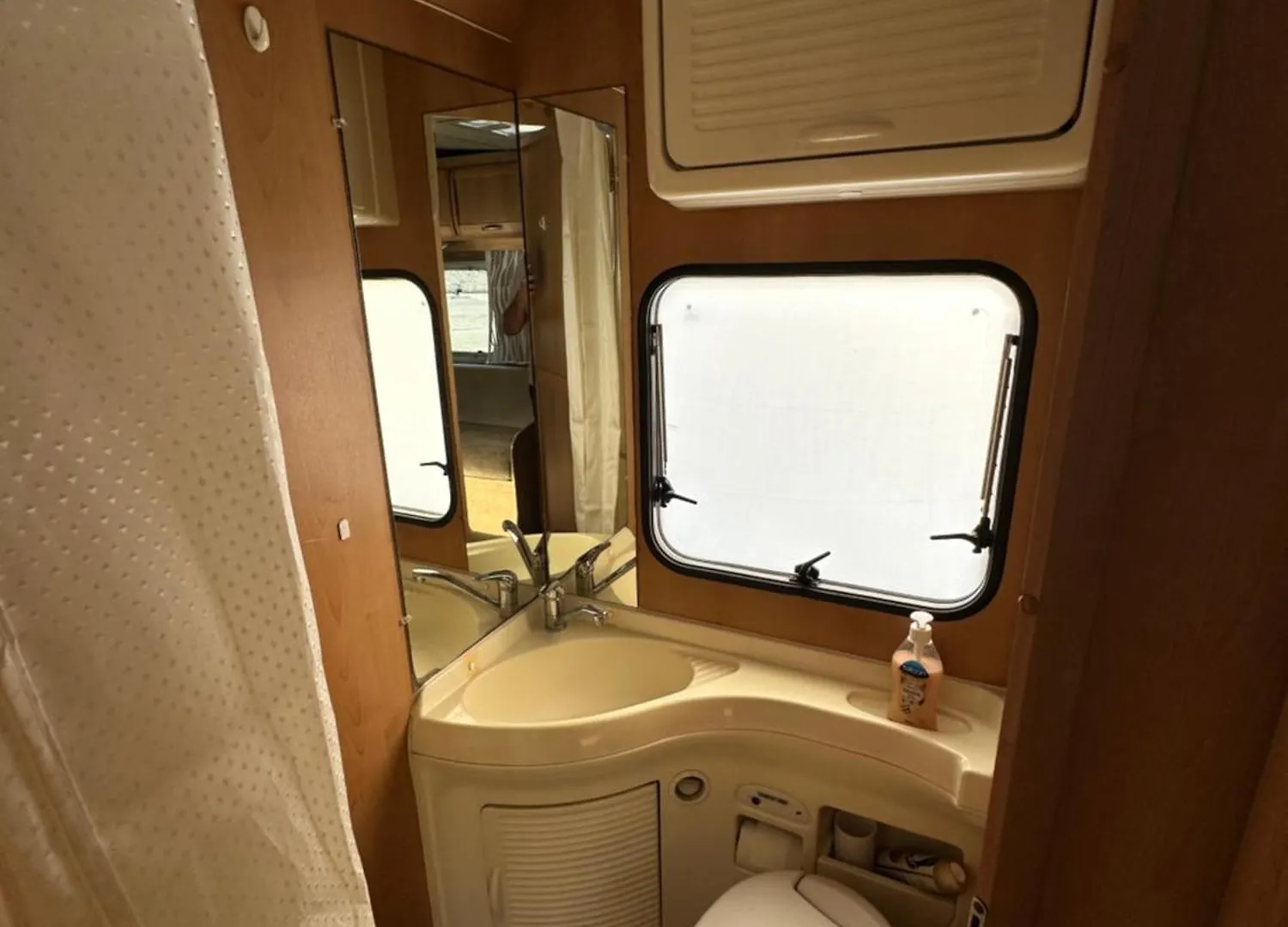 Camping Комфортный Семейный Автодом На 5 Человек Tbilisi Georgien